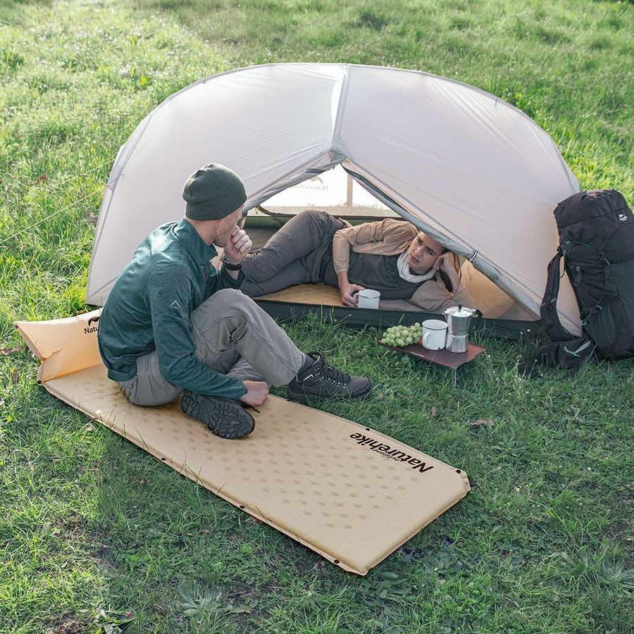 Килимок самонадувний з подушкою Naturehike NH15Q002-D, 25мм, бежевий фото