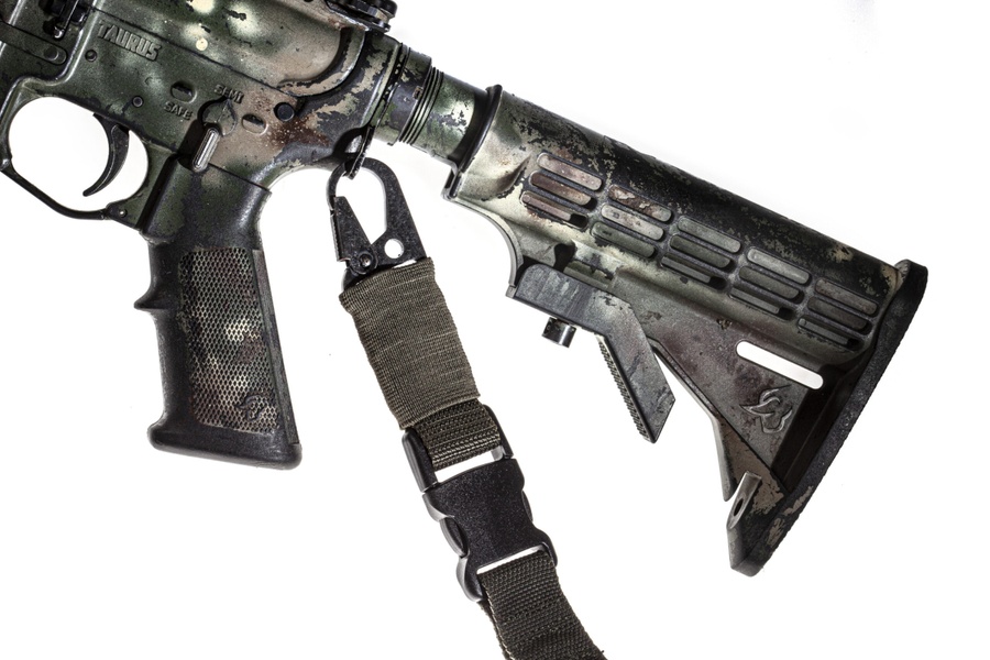 Збройовий 1-точковий тактичний ремінь Білий FRAG з антабкою QD та карабіном MAX фото