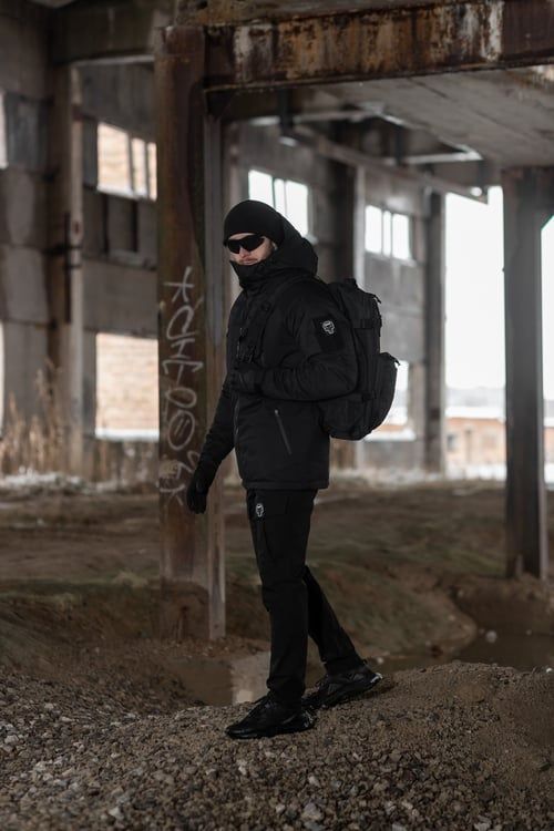 Демісезонний військовий комплект (куртка techwear чорний, Штани карго шпигун чорний, Шапка флісова чорний, Рюкзак тактичний Soldier чорний, Рукавиці тактичні Protective чорний, Окуляри тактичні чорний) BEZET фото