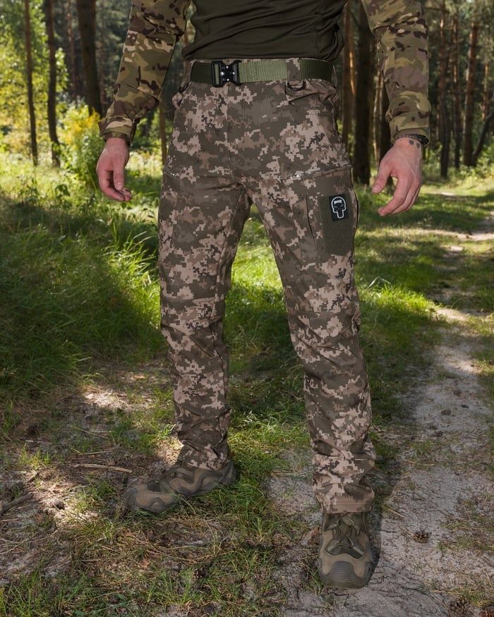 Демисезонный военный комплект (куртка softshell Omega пиксель, Брюки карго тактические softshell эшелон пиксель) BEZET фото